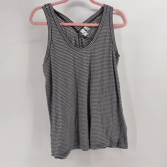 Susina black and white stripe v neck tank top back gathering - Picture 3 of 9